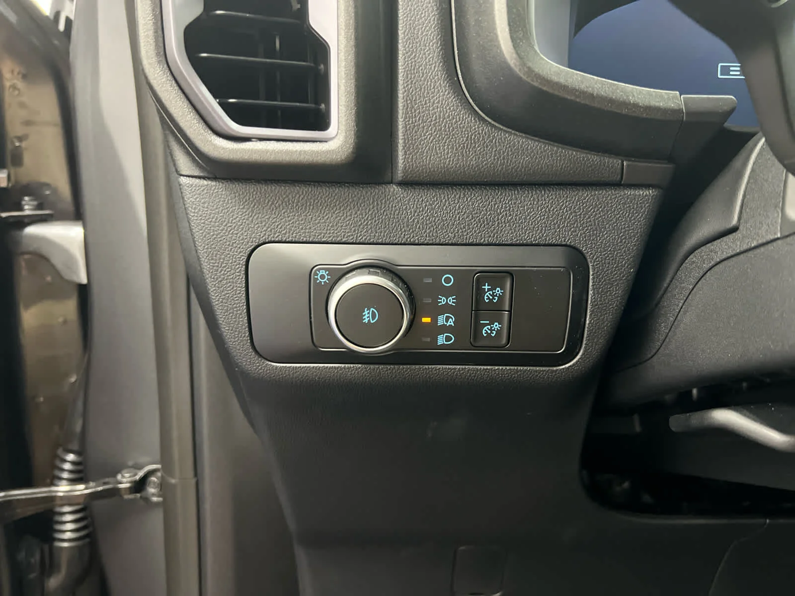 New 2026 Carbonized Gray Metallic Ford Badlands image 18