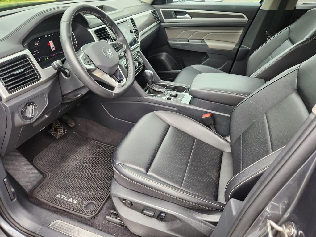 2023 Volkswagen Atlas SE w/Tech - Photo 12