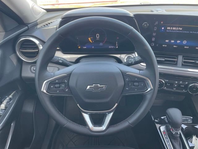 Used 2025 Yellow Chevrolet ACTIV image 16