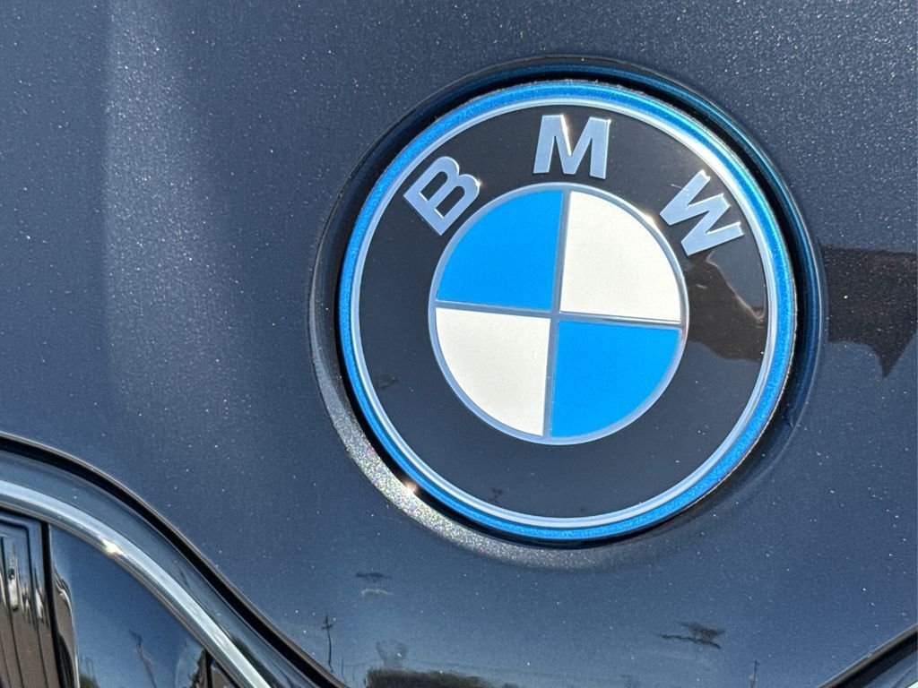 New 2026 Black BMW 750e xDrive image 18