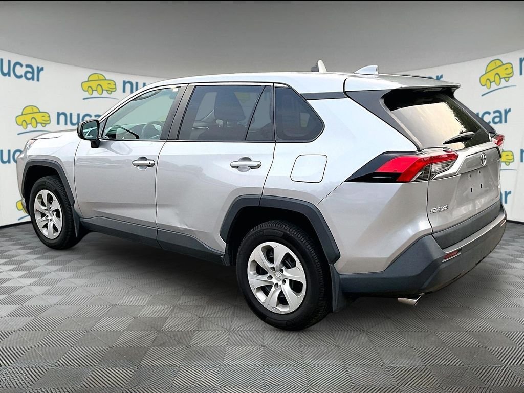 Used 2022 Silver Toyota LE image 5