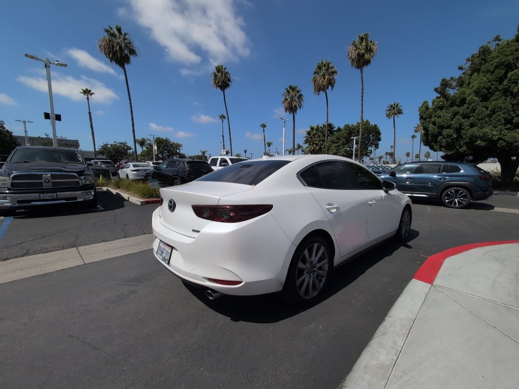 Used 2020 White Mazda Preferred image 20