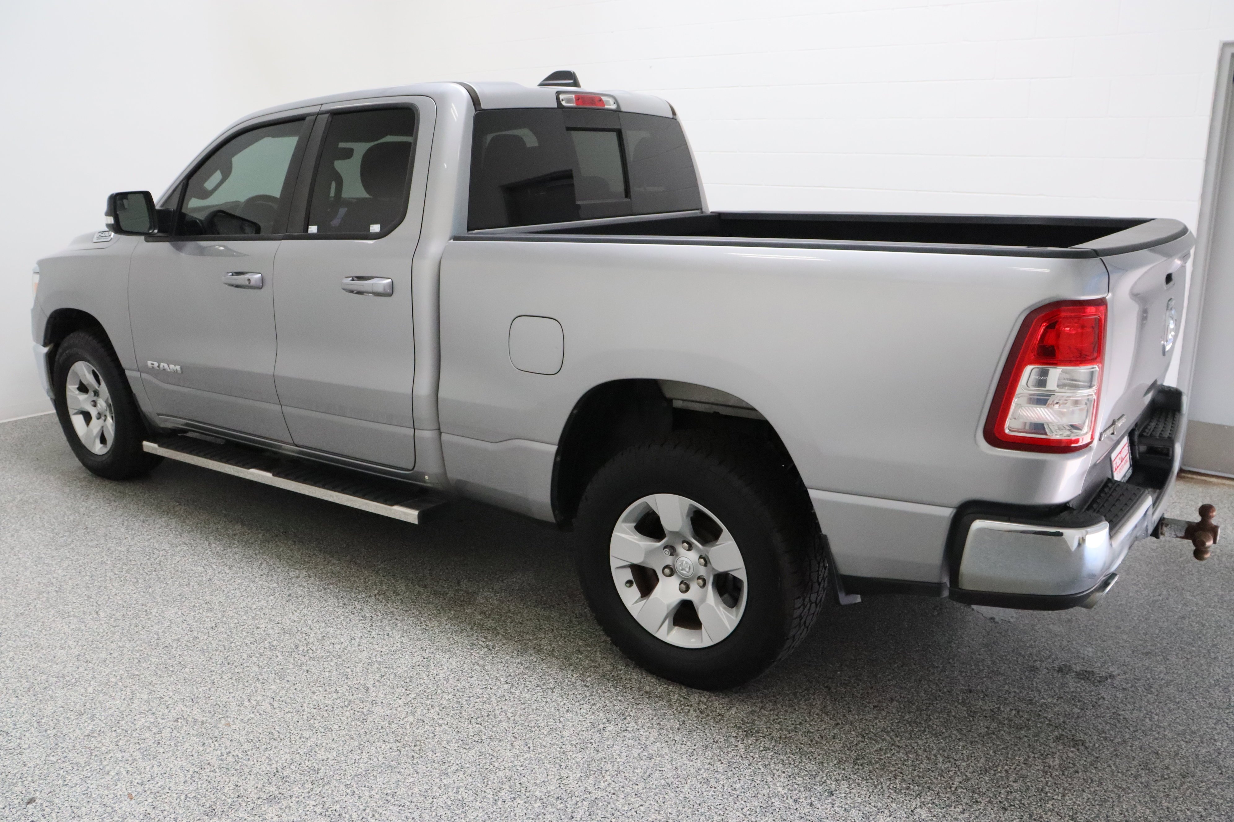 Used 2022 Billet Silver Metallic Clearcoat Ram Lone Star 5.7L image 9