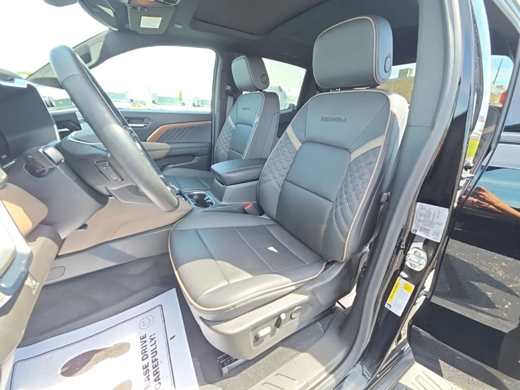 Used 2025 Black GMC Denali image 34