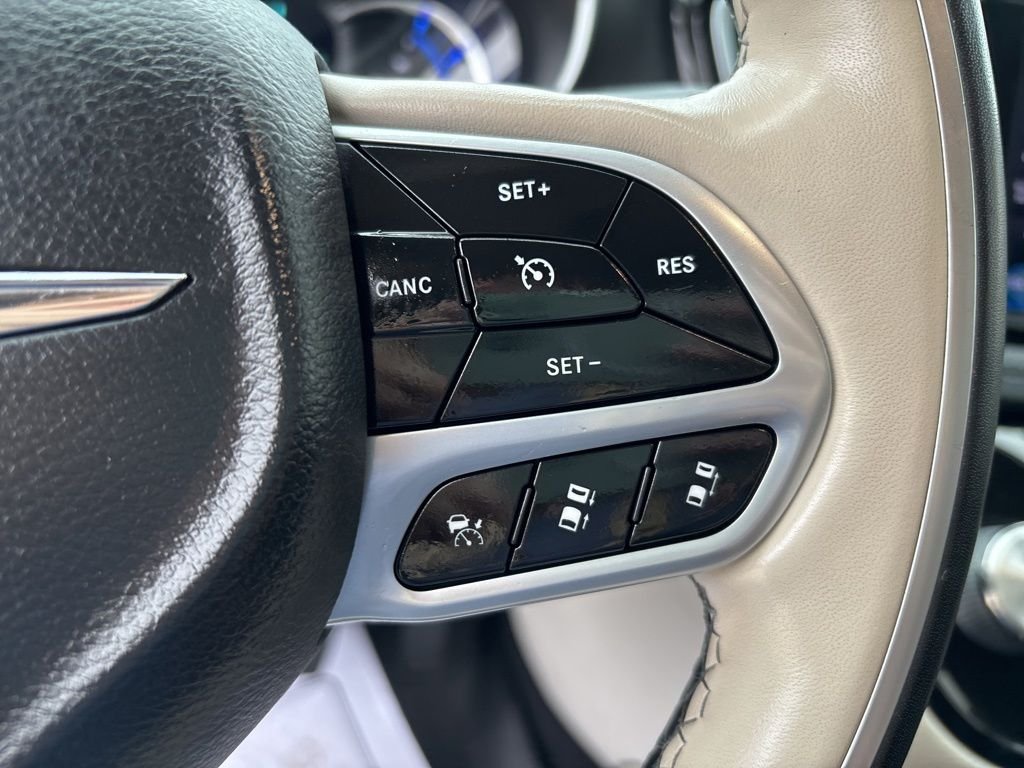 2020 Chrysler Pacifica Hybrid Limited - Photo 23