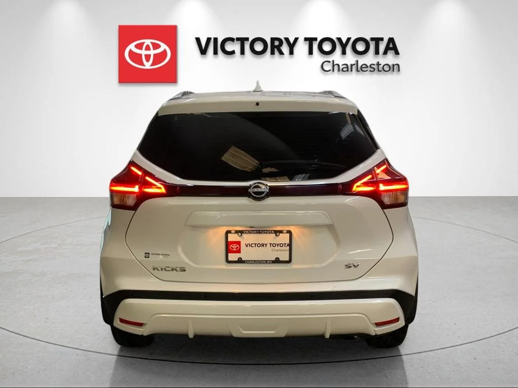 Used 2024 White Nissan SV image 4