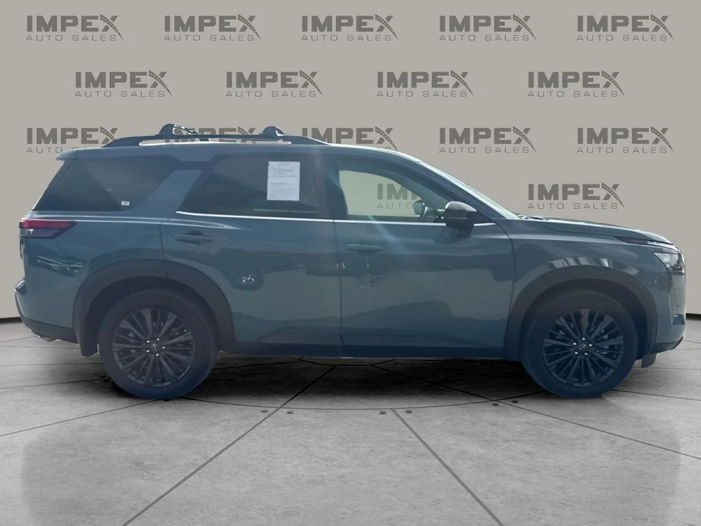 Used 2026 Green Nissan SL image 6
