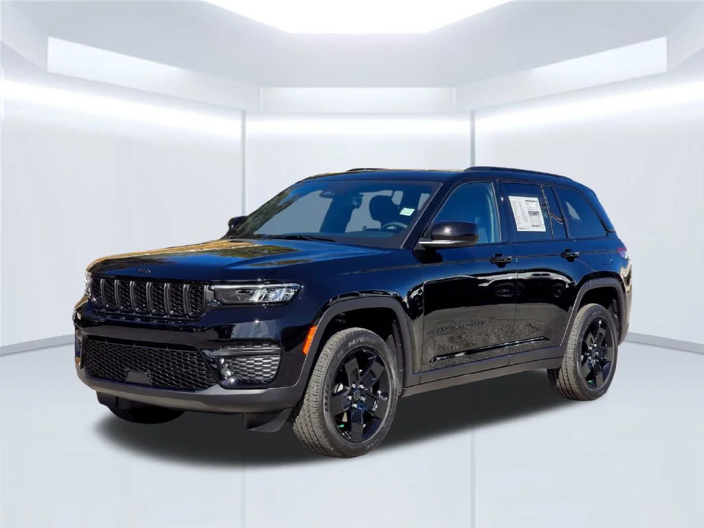 New 2027 Black Jeep Laredo X image 2