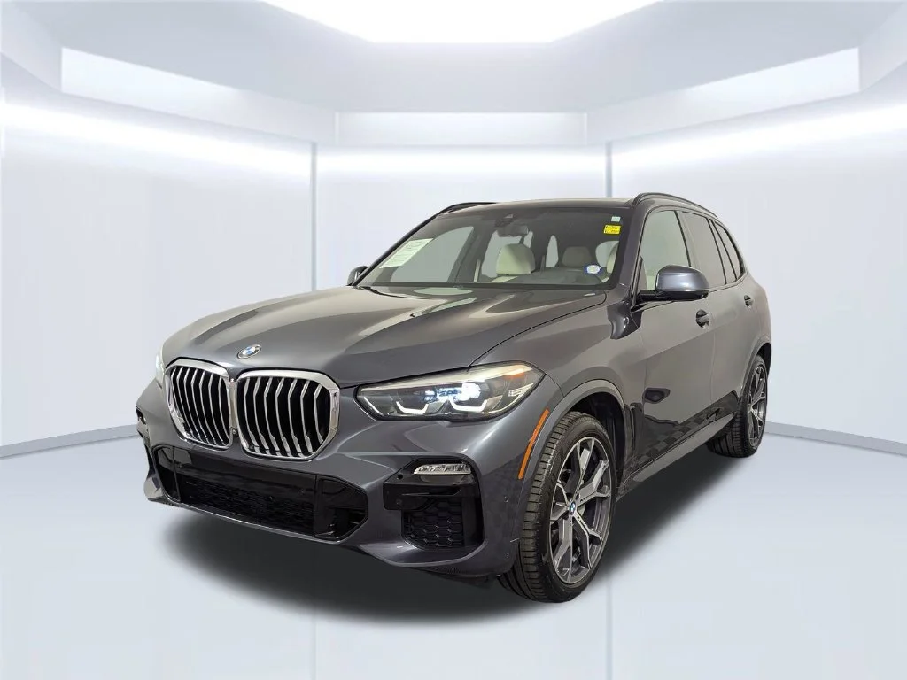Certified Used 2019 Gray BMW xDrive40i image 2