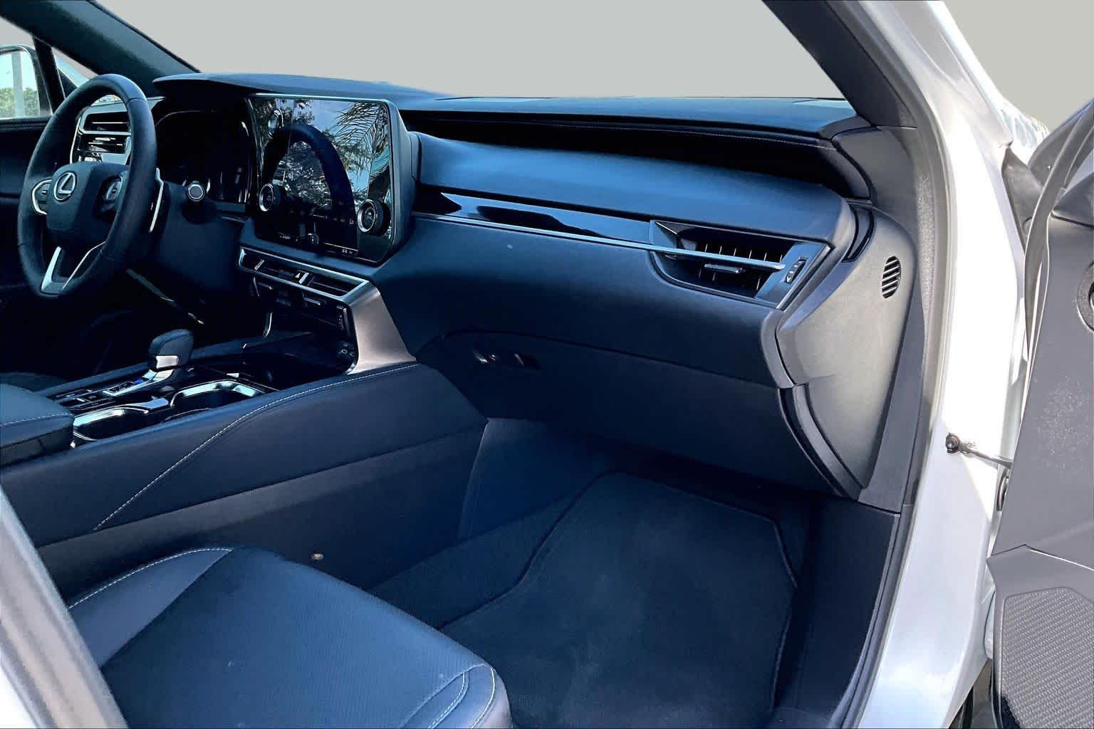 2026 Lexus RX 350 - Photo 19