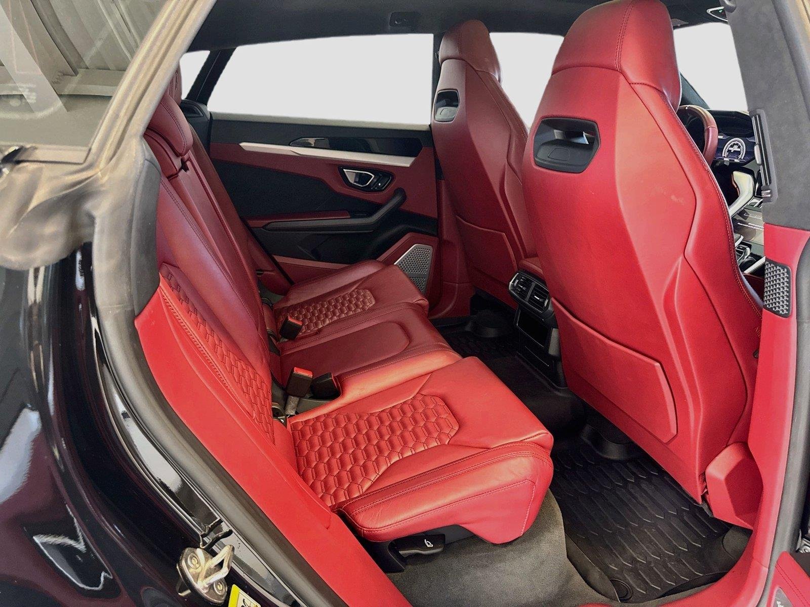 Used 2020 Nero Helene Metallic Lamborghini Base image 28