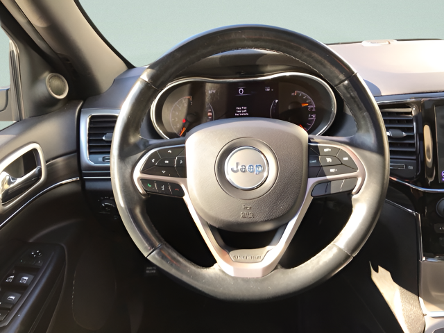 Used 2019 Silver Jeep Limited image 18