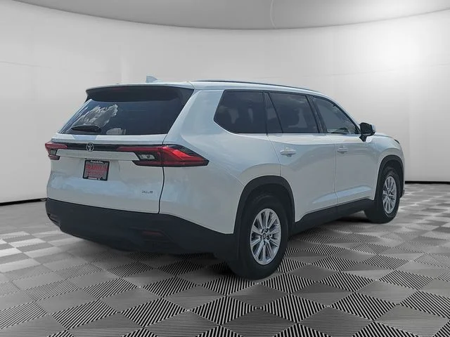 Used 2024 Beige Toyota XLE image 4