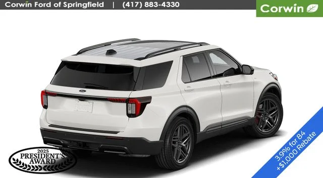 New 2026 Star White Metallic Tri-Coat Ford ST-Line image 4