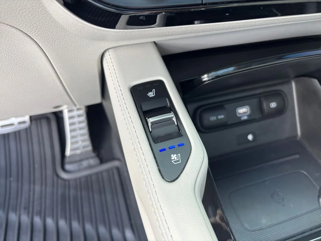 Used 2022 Purple Kia SX image 32
