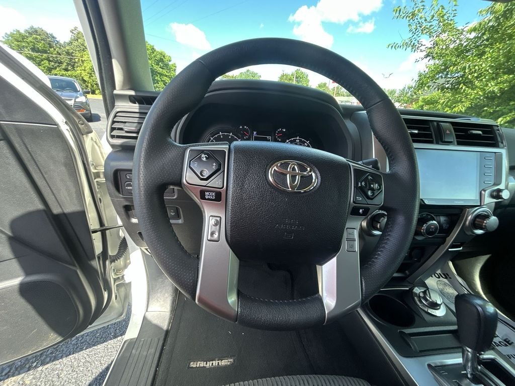 Used 2023 White Toyota SR5 image 19