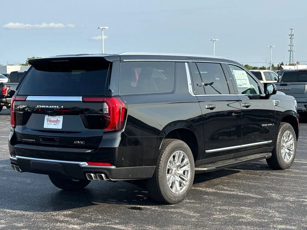 2026 GMC Yukon XL Denali - Photo 7