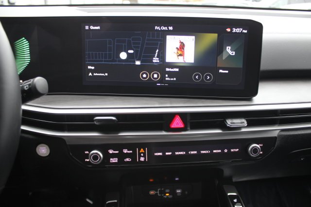 Used 2026 White Kia X-Line EX image 4