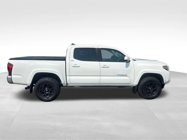 Used 2019 White Toyota SR5 V6 image 7