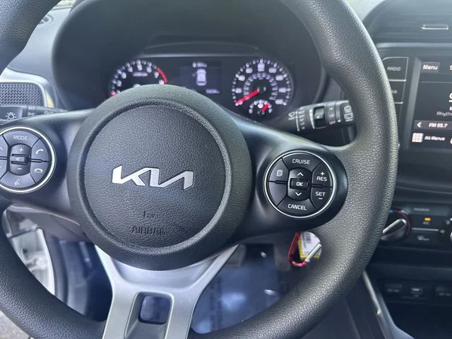 Used 2022 White Kia LX image 17