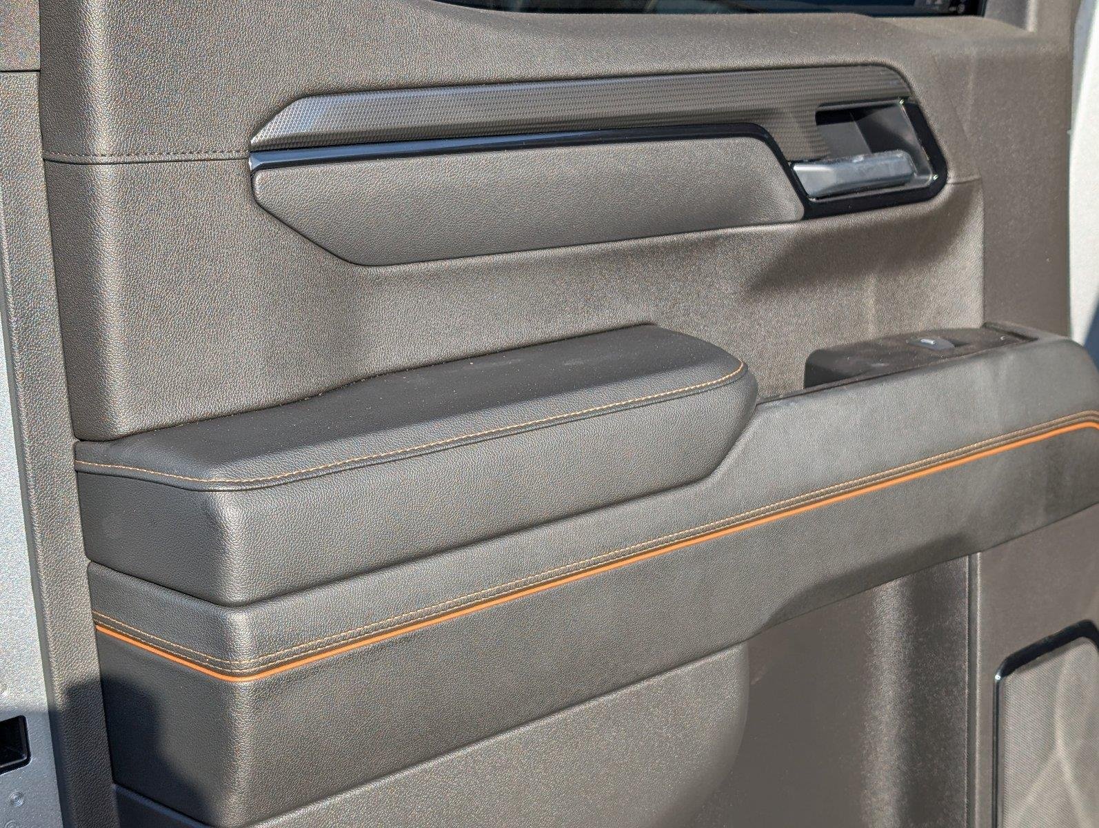 Used 2025 Sterling Metallic GMC AT4 image 36
