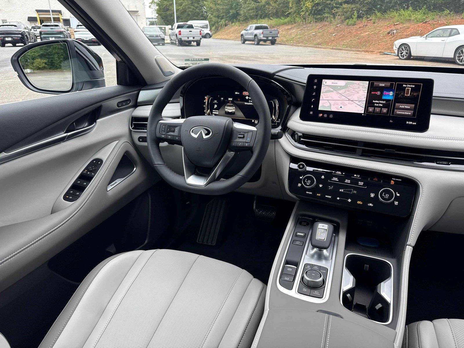 New 2027 RADIANT WHITE INFINITI Luxe FWD image 14