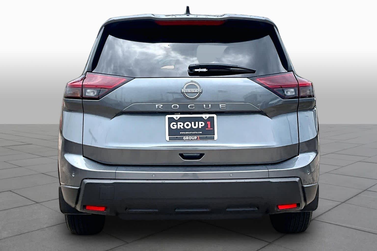 Used 2025 Gun Metallic Nissan S image 5