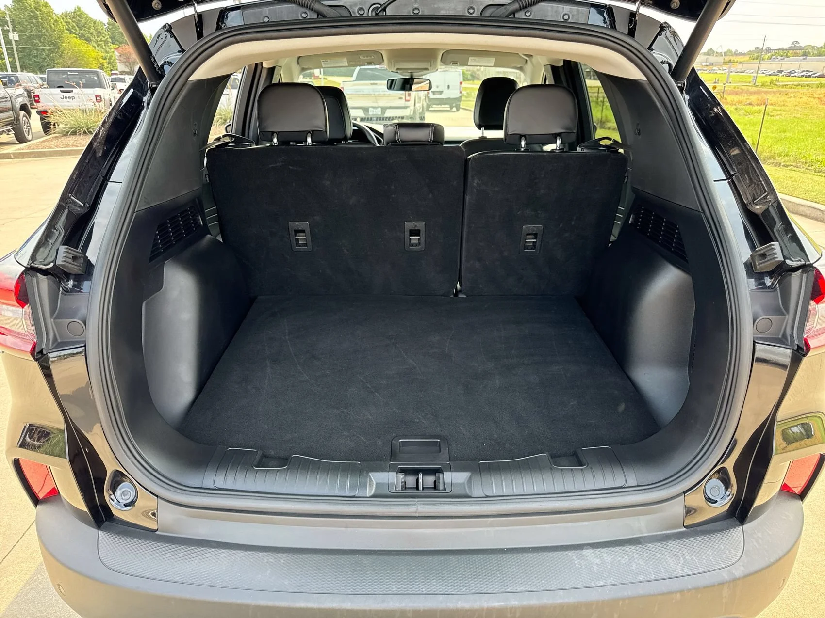 Used 2025 Black Ford Platinum image 23
