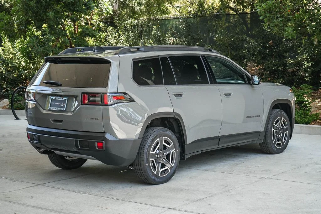 New 2026 Sting-Gray Clearcoat Jeep Limited image 6