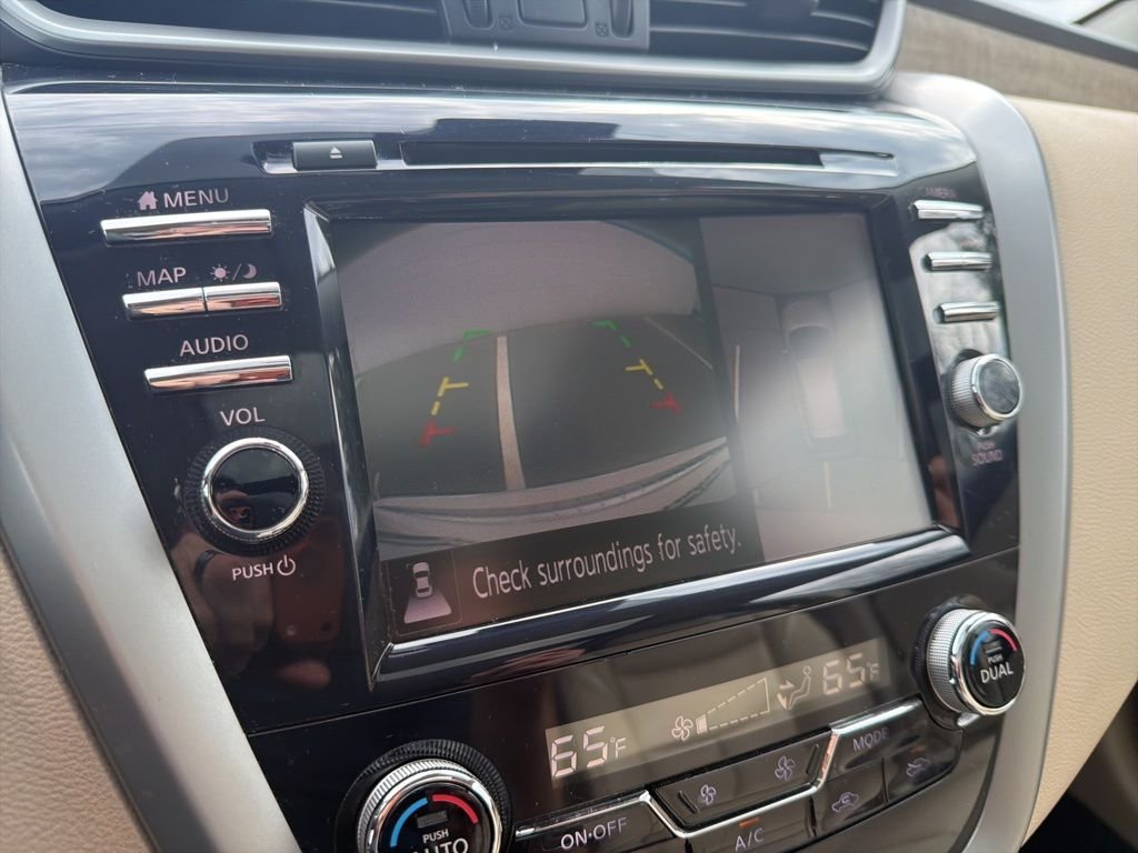 Used 2019 White Nissan SL image 30