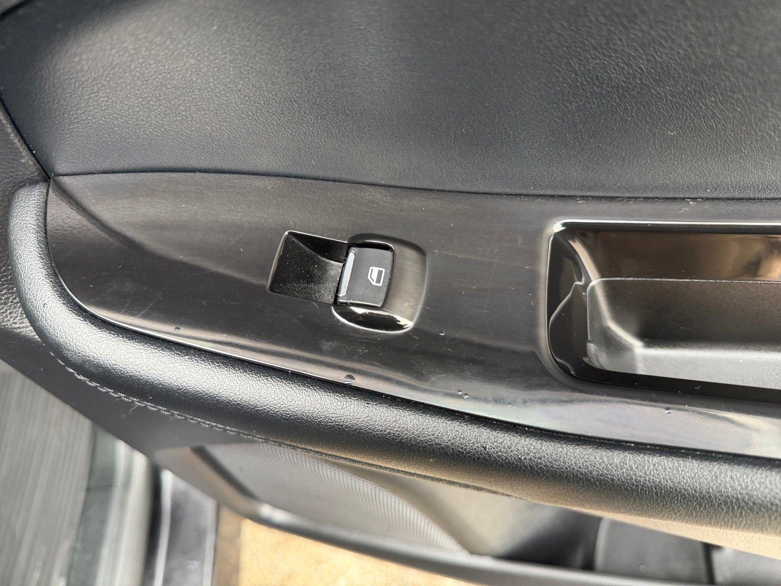 Used 2020 Black Ford SEL image 37