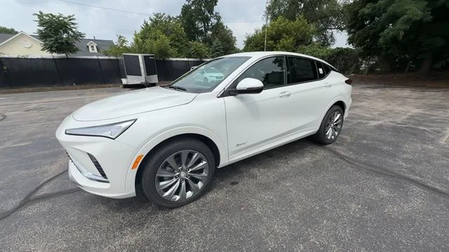 New 2026 White Frost Tricoat Buick Avenir image 4