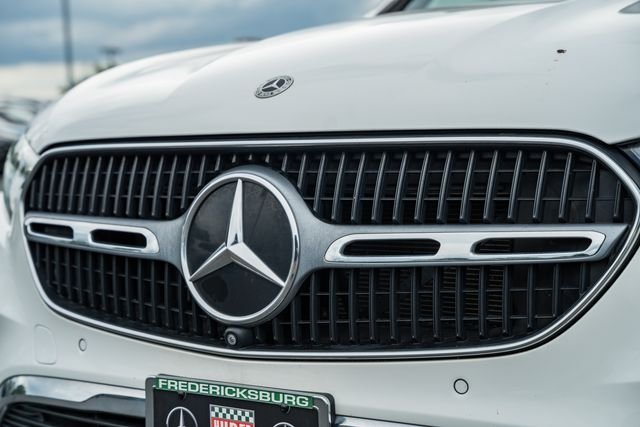 Used 2023 Polar White Mercedes-Benz GLC 300 image 12