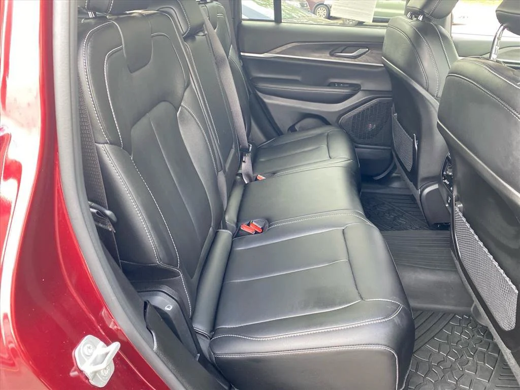 Used 2024 Velvet Red Pearlcoat Jeep Limited image 26