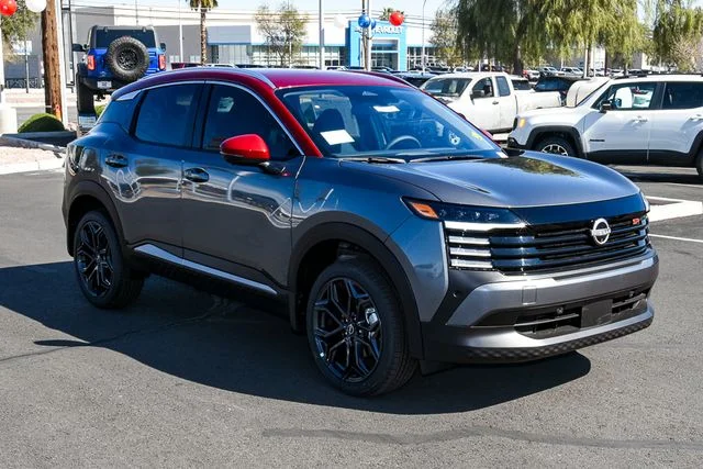 New 2026 Gun Metallic / Scarlet Ember Tintcoat Two-tone Nissan SR image 8