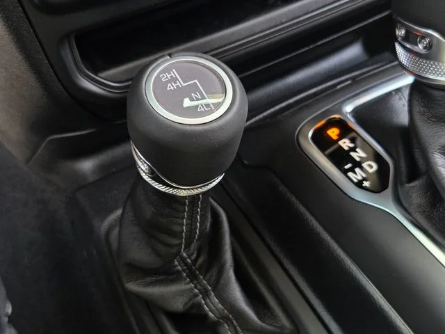 New 2026 Black Clear-Coat Exterior Paint Jeep Sahara image 19