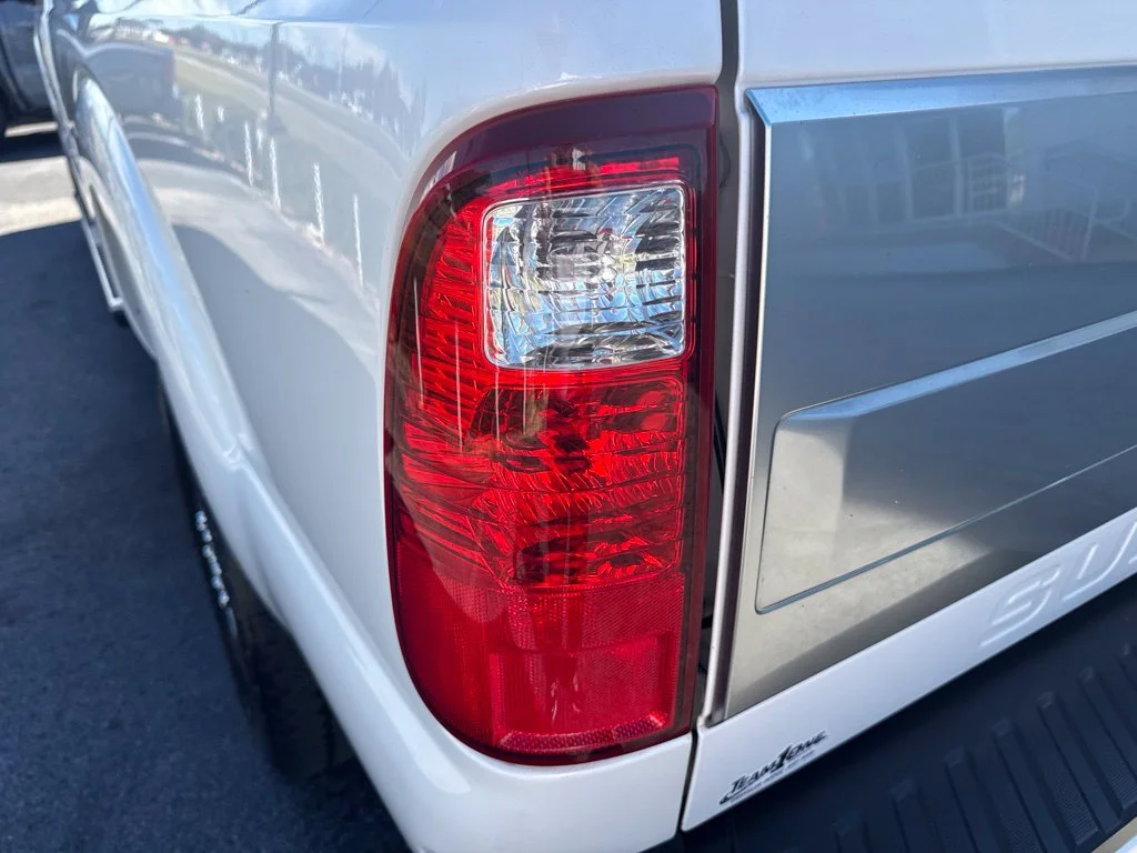 Used 2016 White Platinum Clearcoat Metallic Ford Platinum image 23
