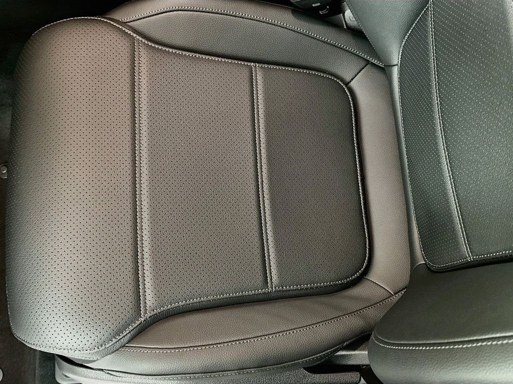 New 2027 Cirrus Silver Metallic Mercedes-Benz GLC 300 image 19