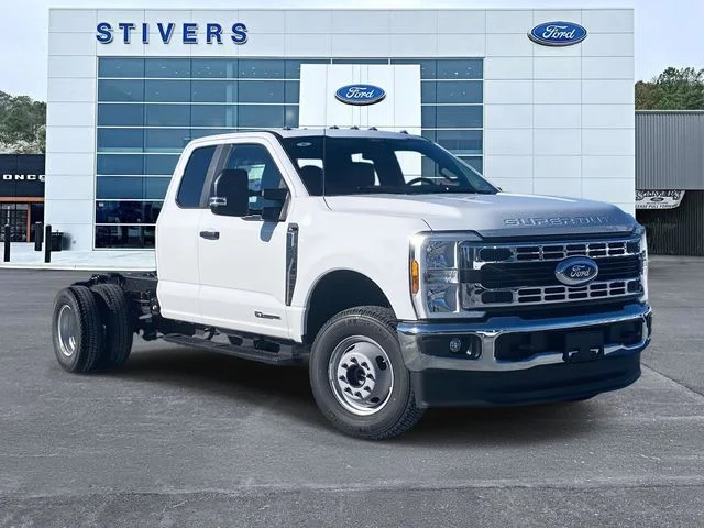 2026 Ford F-350 XL 4x4 SuperCab 168-In DRW's photo