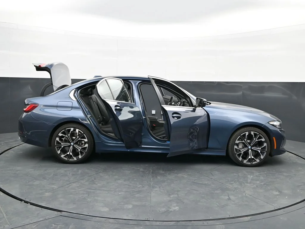 2025 BMW 3 Series 330i - Photo 30