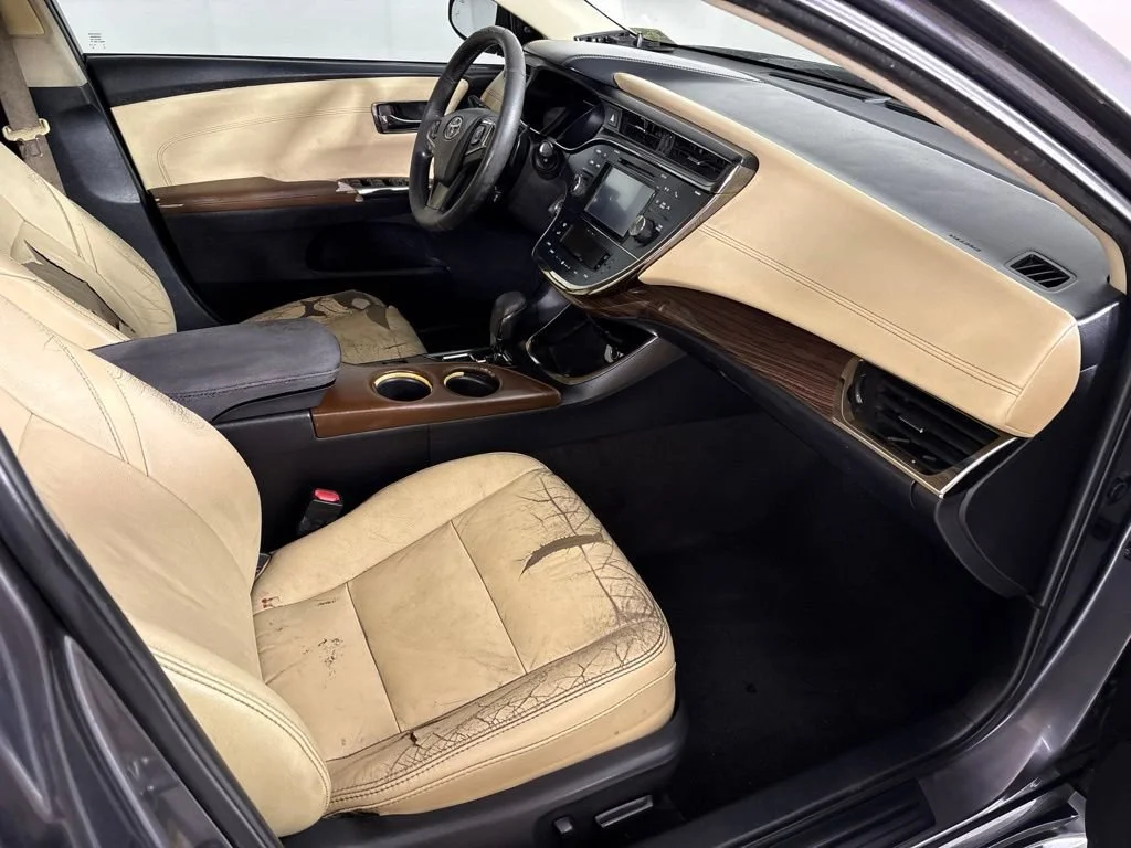 Used 2015 Gray Toyota XLE Touring image 19