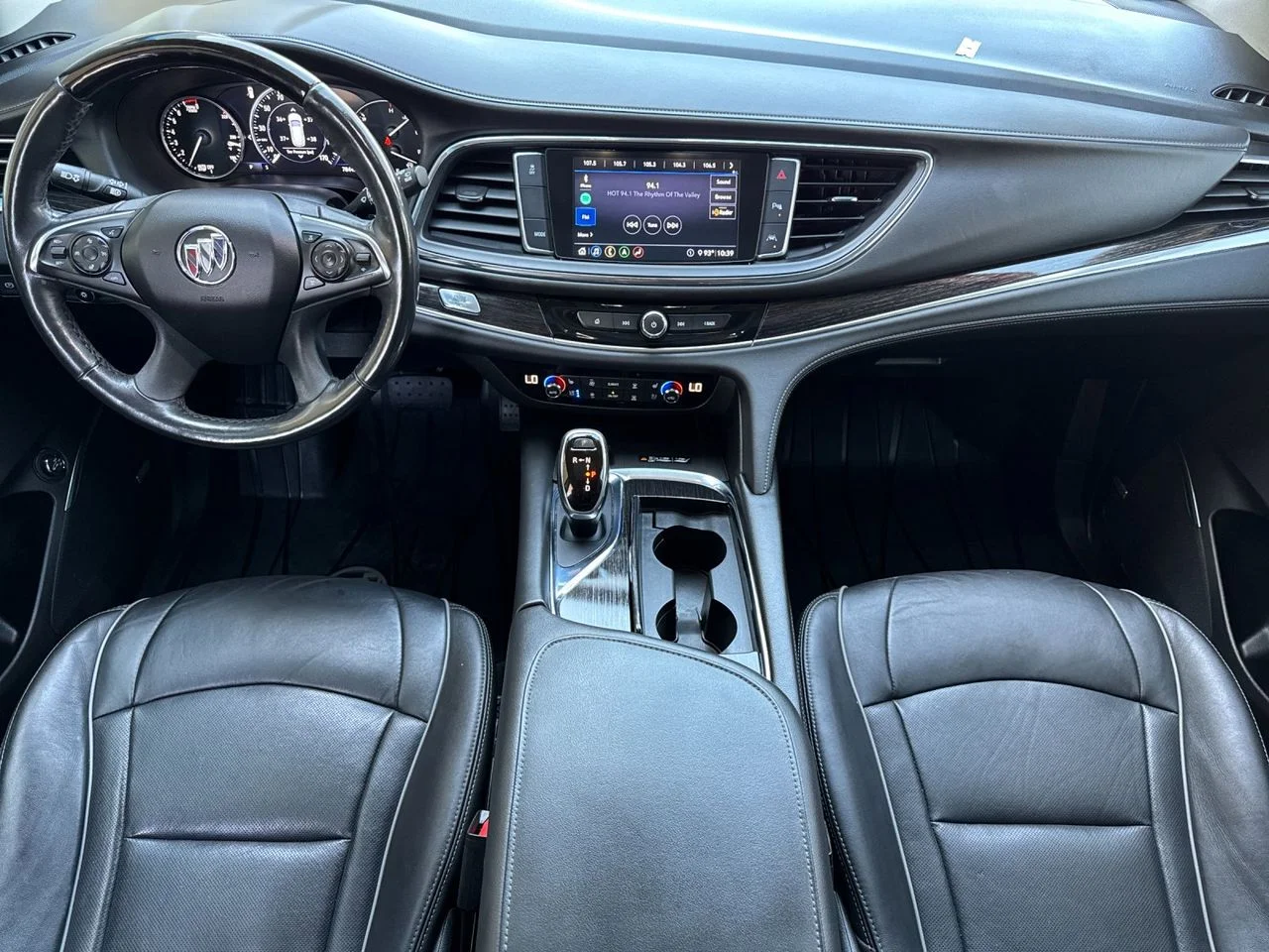 Used 2021 WHITE FROST TRICOAT Buick Avenir image 57