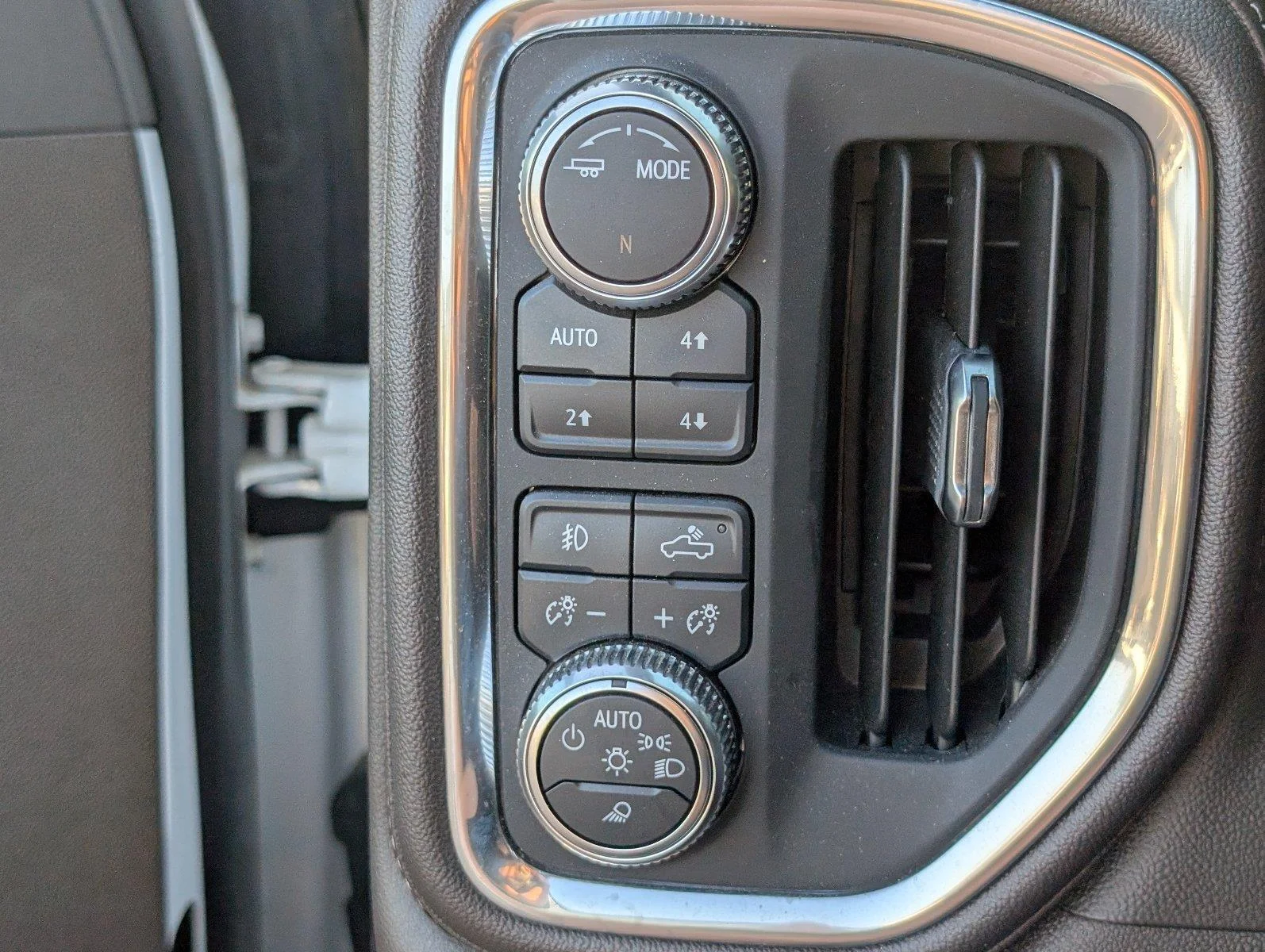 Used 2021 SUMMIT WHITE GMC SLT image 31