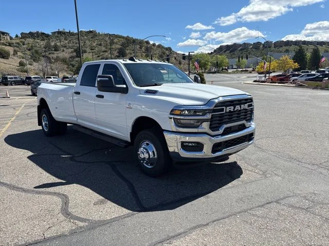 New 2026 Bright White Clear-Coat Exterior Paint RAM Tradesman image 4