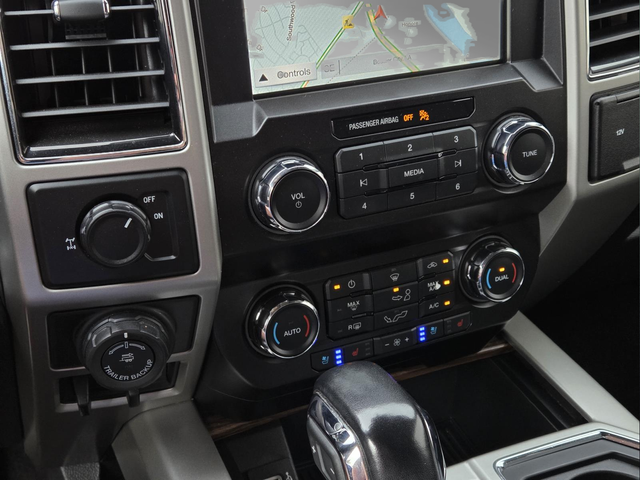 Used 2019 Gray Ford Lariat image 12