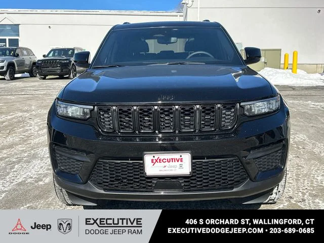 Used 2023 Black Jeep Altitude X image 6