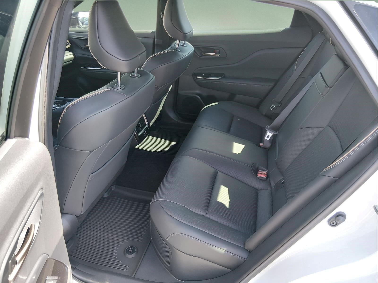 Used 2026 Oxygen White Toyota XLE image 19