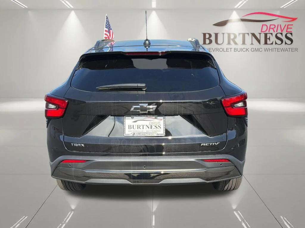 New 2026 Mosaic Black Metallic Chevrolet ACTIV image 7