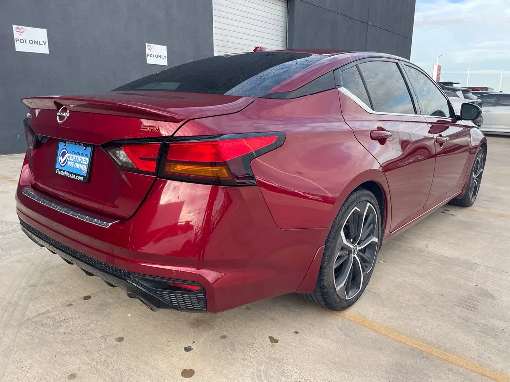 Used 2023 Red Nissan 2.5 SR image 3
