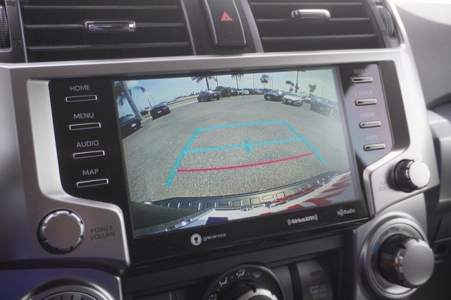 Used 2022  Toyota SR5 Premium image 32